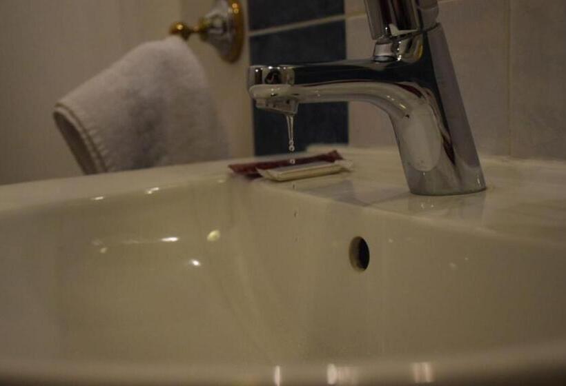 فندق Hôtel Résidence Champerret