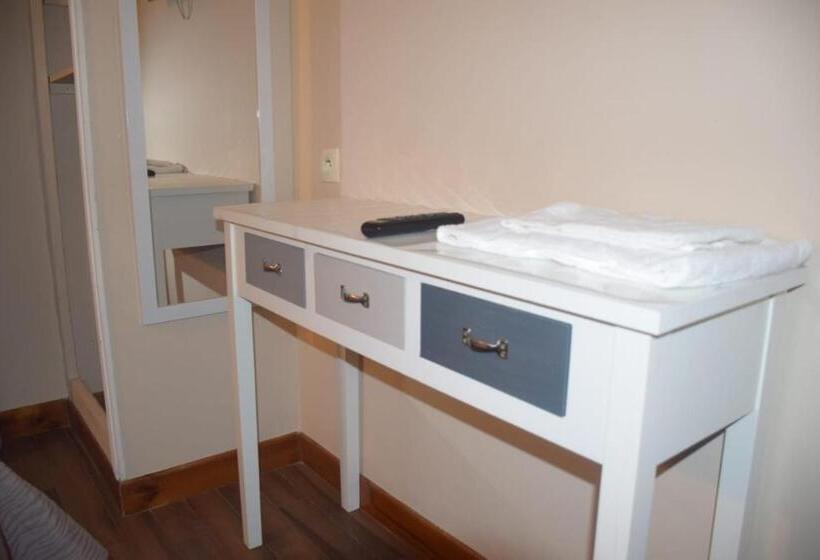 فندق Hôtel Résidence Champerret