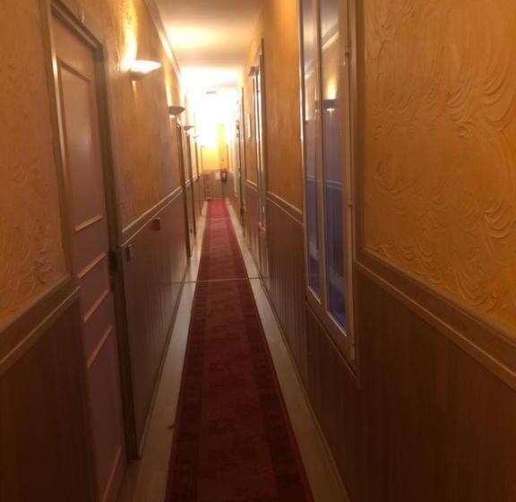 酒店 Hôtel Des Couronnes Châteaudun