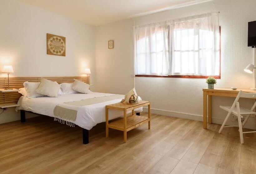هتل Hôtel & Studios Astor