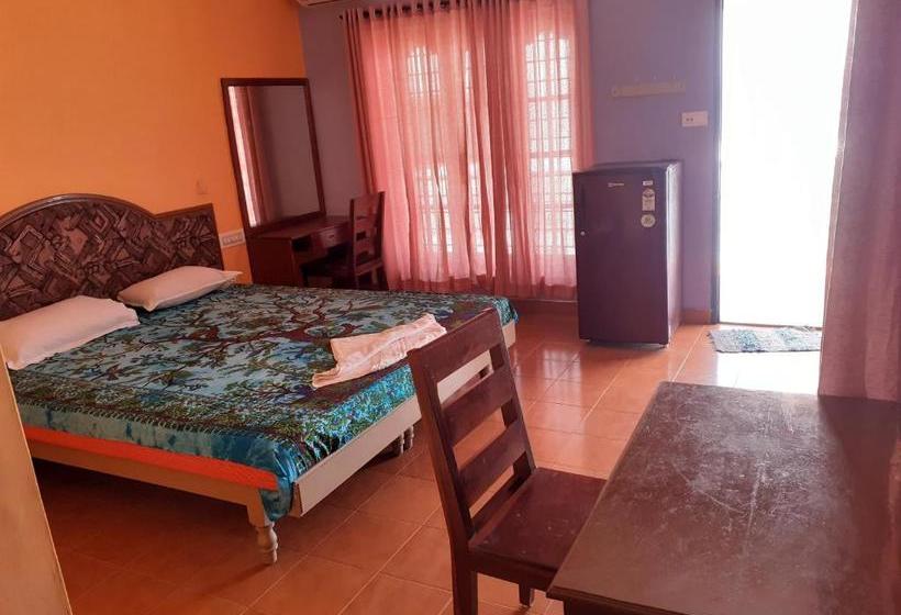 בית מלון כפרי Johny S Backpackers Home