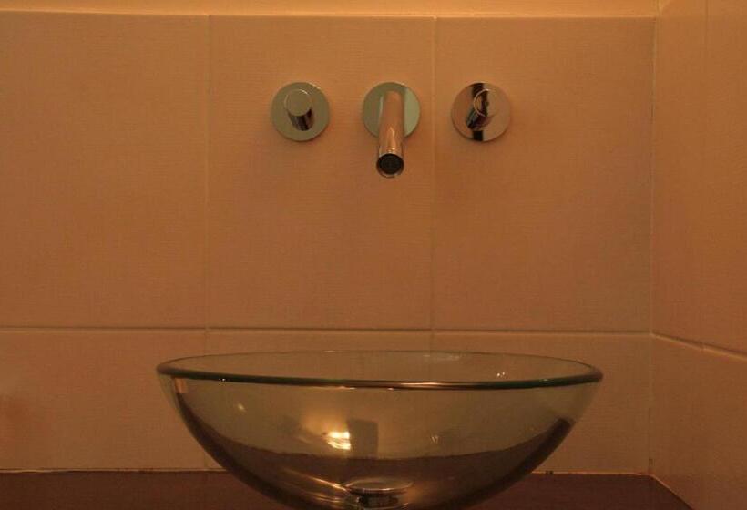 בית מלון כפרי La Beauze