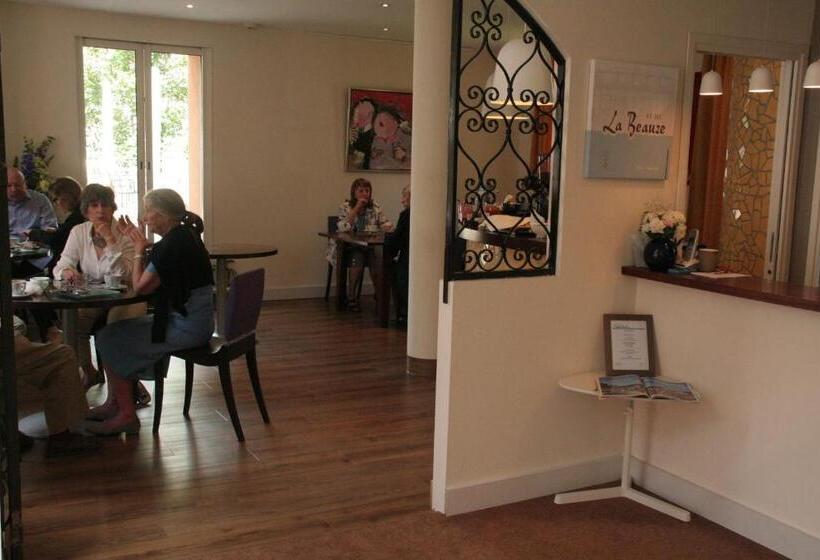 בית מלון כפרי La Beauze