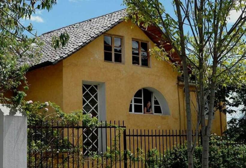 هتل La Casa Amarilla