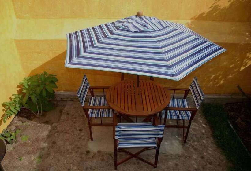 בית מלון כפרי La Casa Amarilla