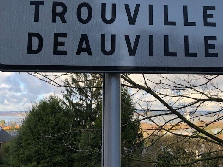 Отель La Cour Sainte Catherine Demeure De Charme