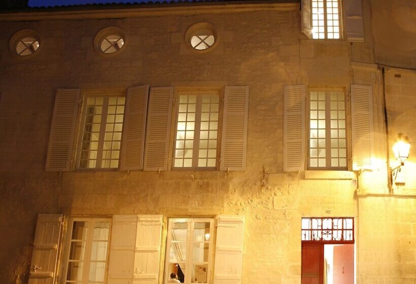 Отель La Porte Rouge  The Red Door Inn