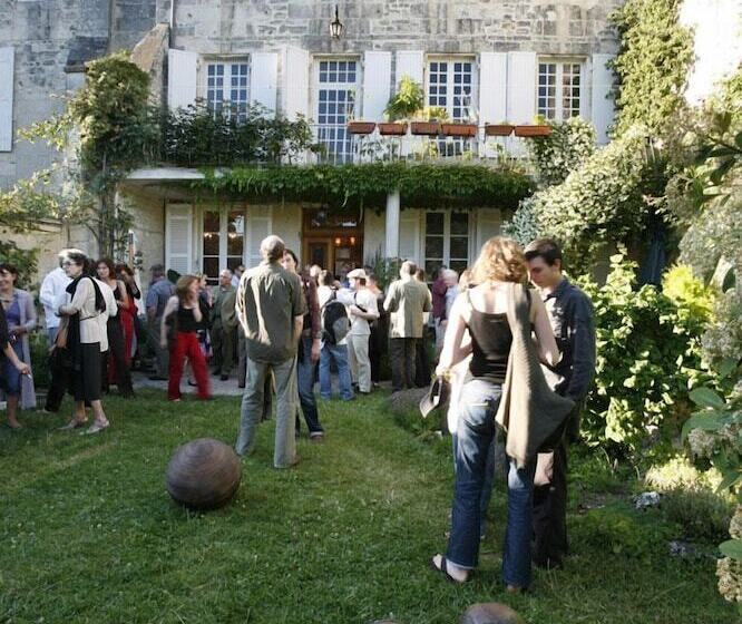 Отель La Porte Rouge  The Red Door Inn