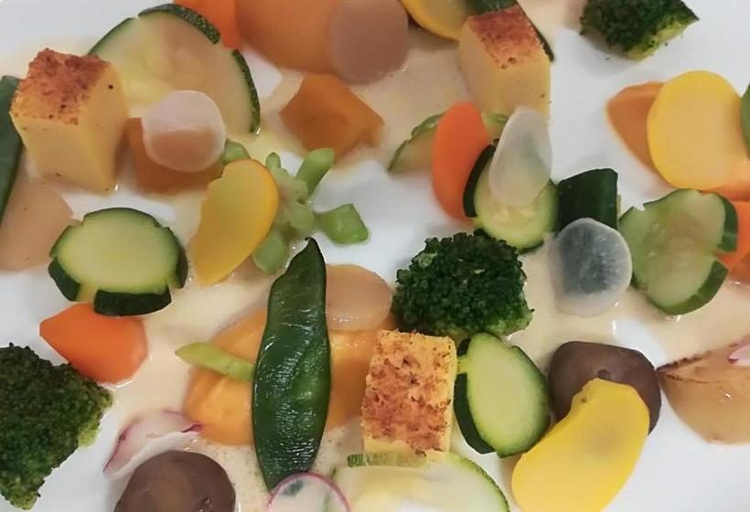 Отель Hôtel L'apostrophe