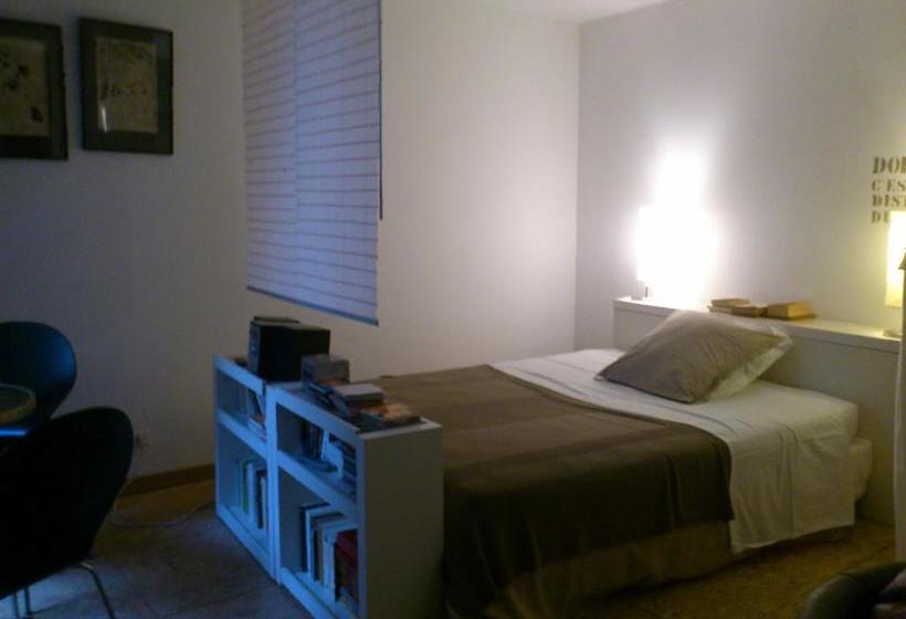 ホテル Le Crocodile Rouge