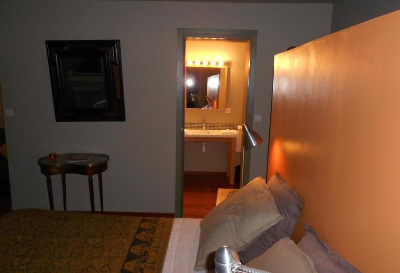 ホテル Le Crocodile Rouge