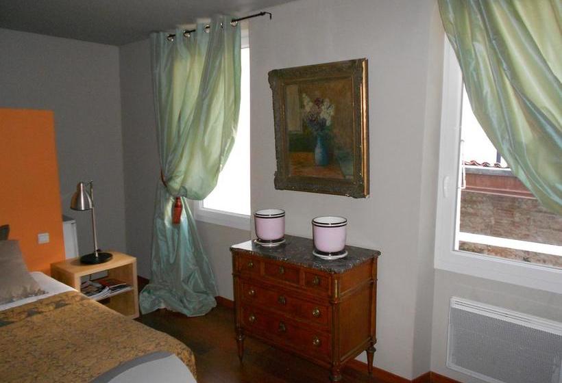 ホテル Le Crocodile Rouge