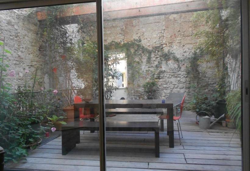 ホテル Le Crocodile Rouge