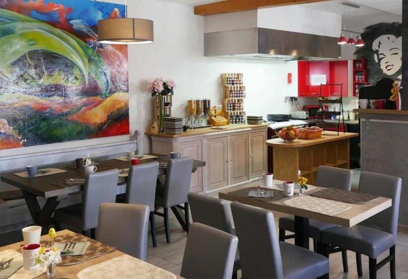 בית מלון כפרי Le Dormeur