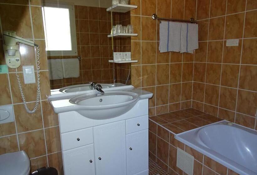 ホテル Les Chambres D Hotes Au Bois Fleuri