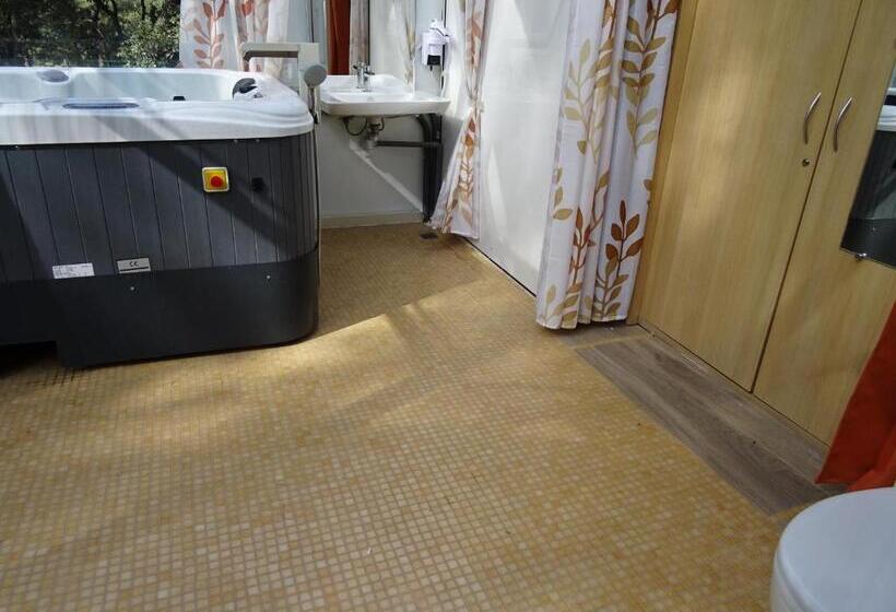 ホテル Les Chambres D Hotes Au Bois Fleuri