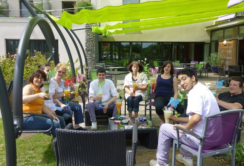 호텔 Logis Hôtel Terre De Loire