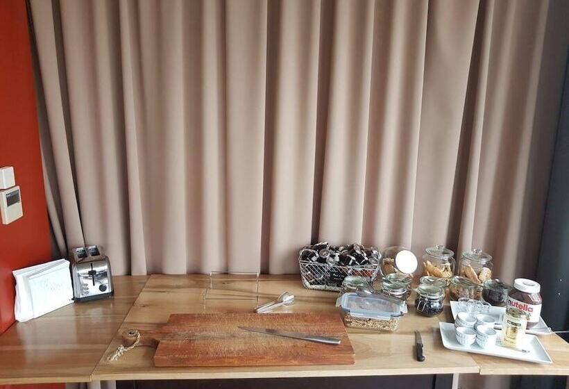 호텔 Logis Hôtel Terre De Loire