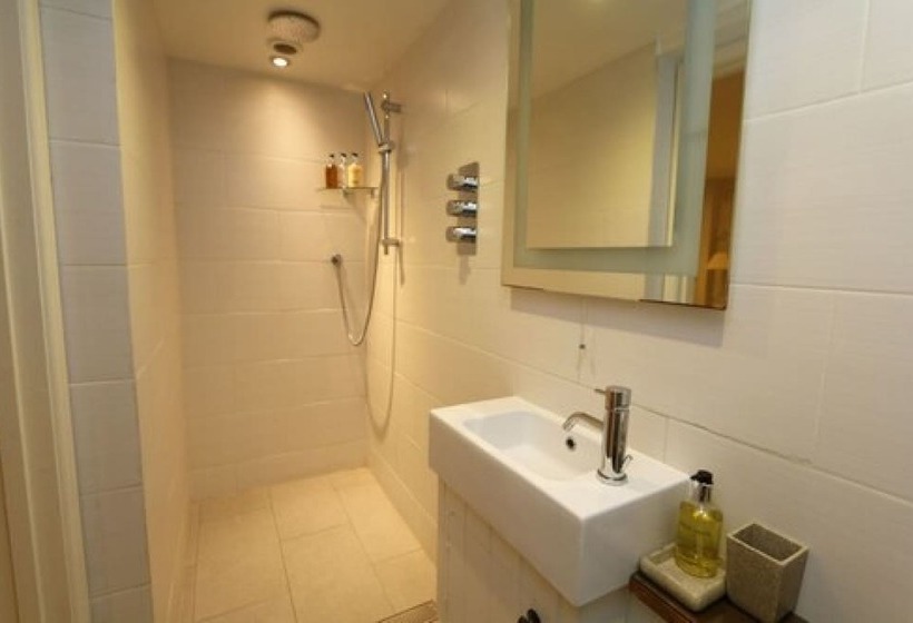 Отель Lorne House Bed & Breakfast