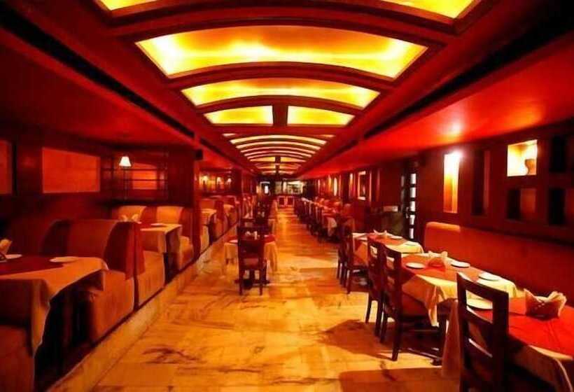 Отель Mahalakshmi Palace