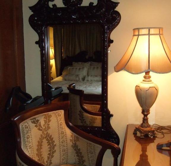 בית מלון כפרי Moss Lodge