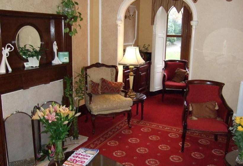 בית מלון כפרי Moss Lodge