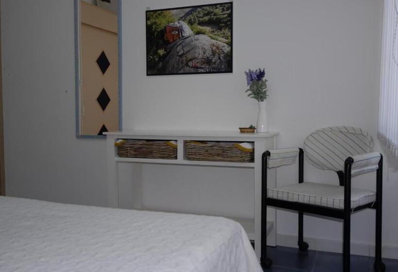 בית מלון כפרי Nughe  E  Oro Guesthouse
