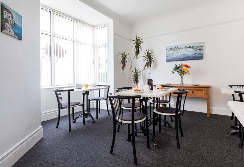 בית מלון כפרי Oasis House