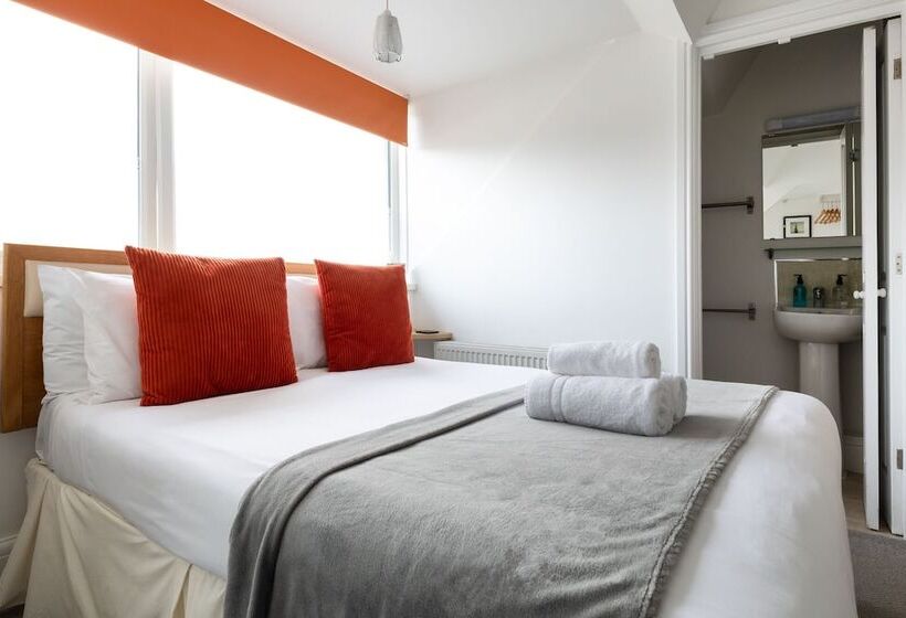 בית מלון כפרי Oasis House