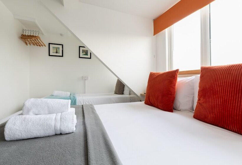 בית מלון כפרי Oasis House