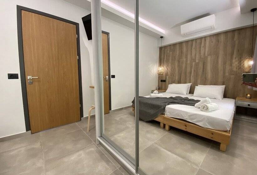 ホテル Ostria Apartments