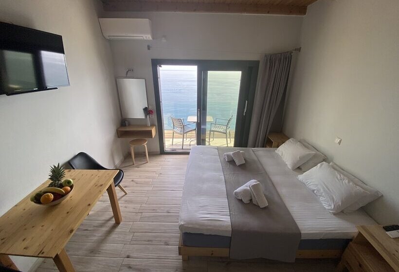 ホテル Ostria Apartments