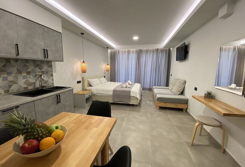 ホテル Ostria Apartments