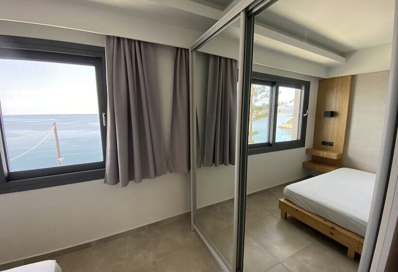 ホテル Ostria Apartments