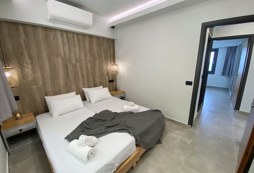 ホテル Ostria Apartments