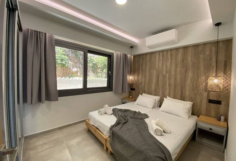 ホテル Ostria Apartments