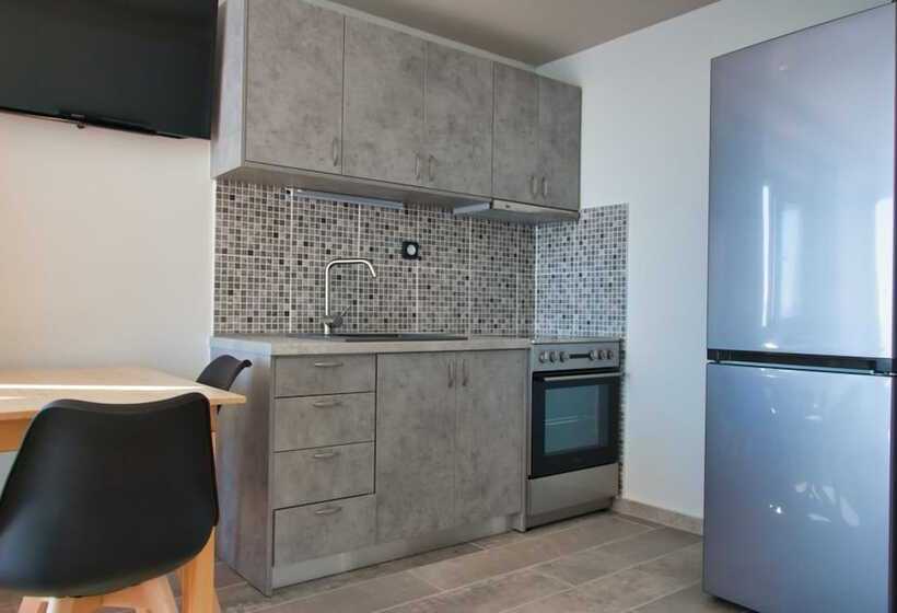 ホテル Ostria Apartments