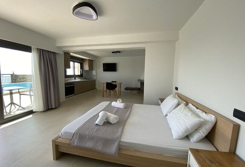 ホテル Ostria Apartments