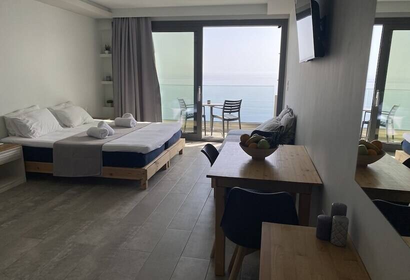 ホテル Ostria Apartments