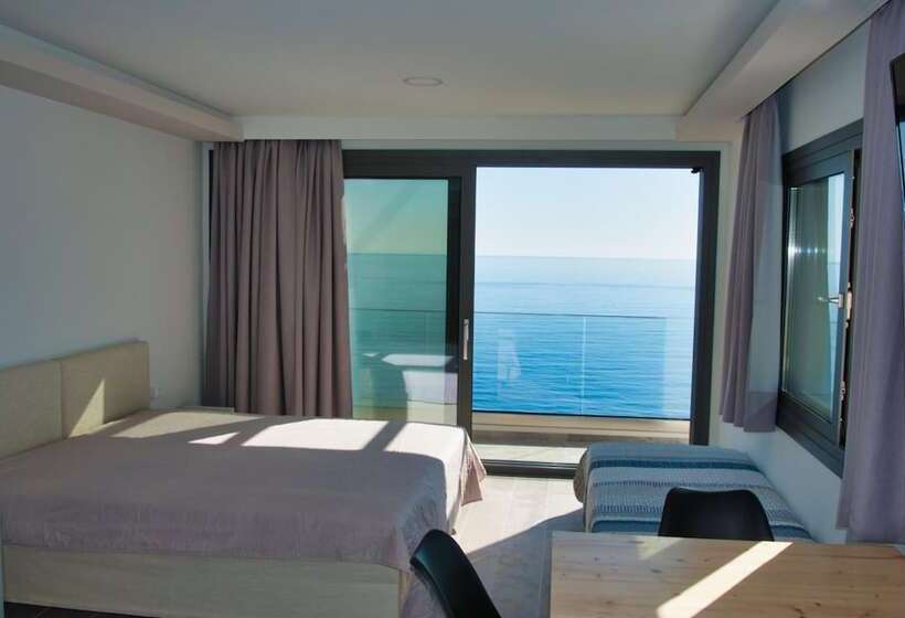 ホテル Ostria Apartments