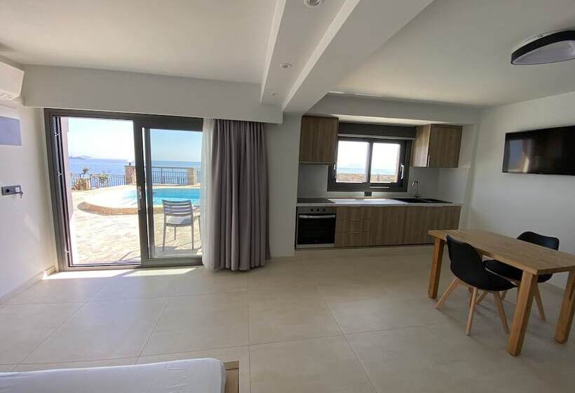 ホテル Ostria Apartments