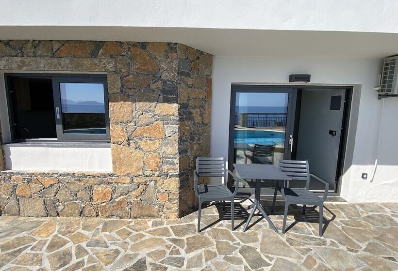 ホテル Ostria Apartments