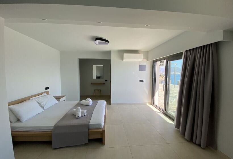 ホテル Ostria Apartments