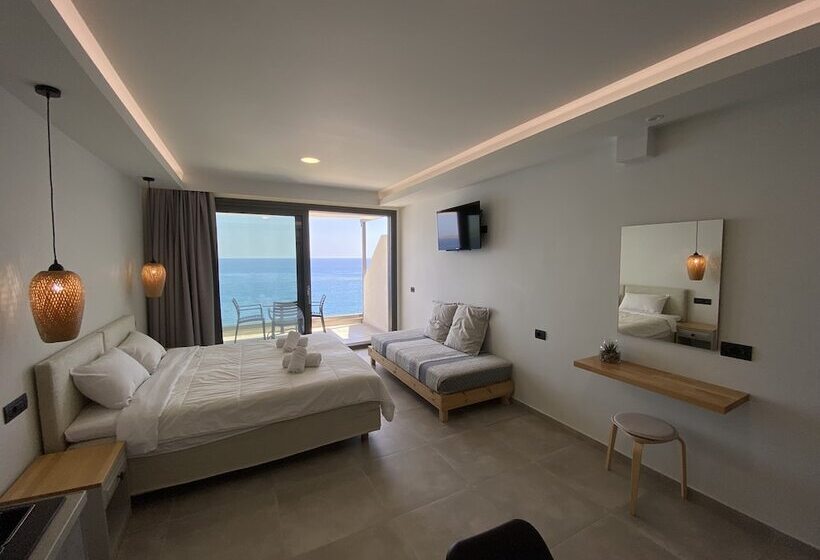 ホテル Ostria Apartments