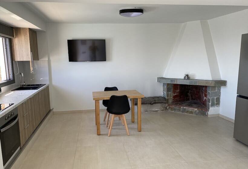 ホテル Ostria Apartments