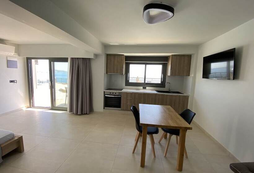 ホテル Ostria Apartments