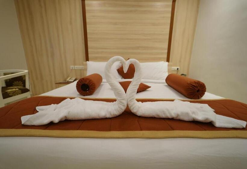 酒店 Palmyra Grand Inn