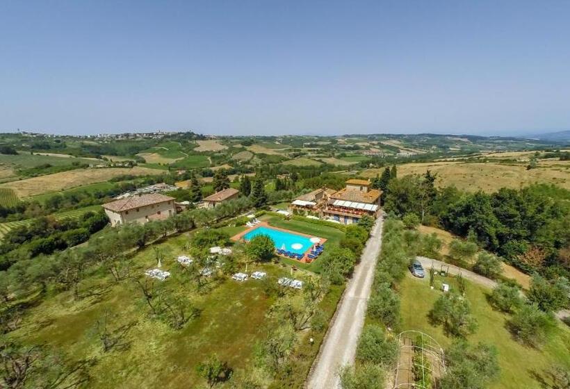 هتل Podere Le Rondini