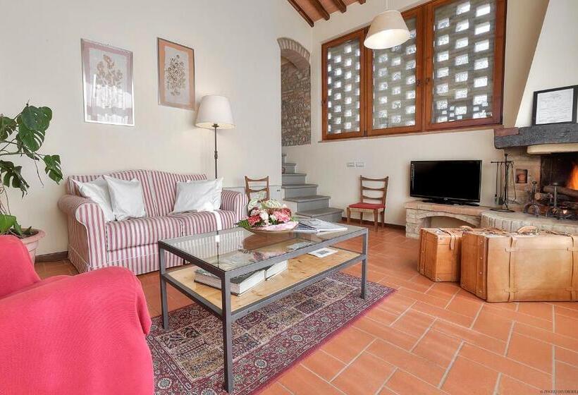 هتل Podere Le Rondini