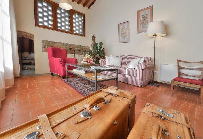 هتل Podere Le Rondini